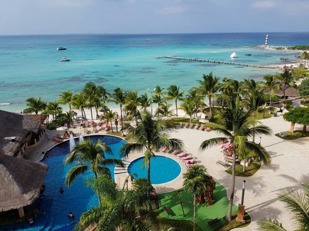 All-Inclusive Paradise: Travel to Cancun