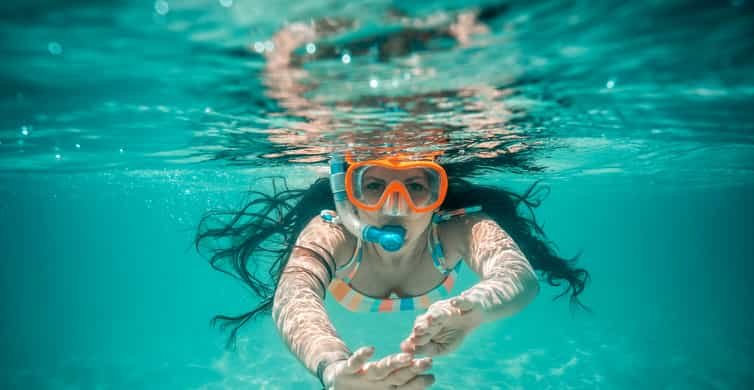 Isla Mujeres: Catamaran with Open Bar, Snorkeling and Lunch Adventure